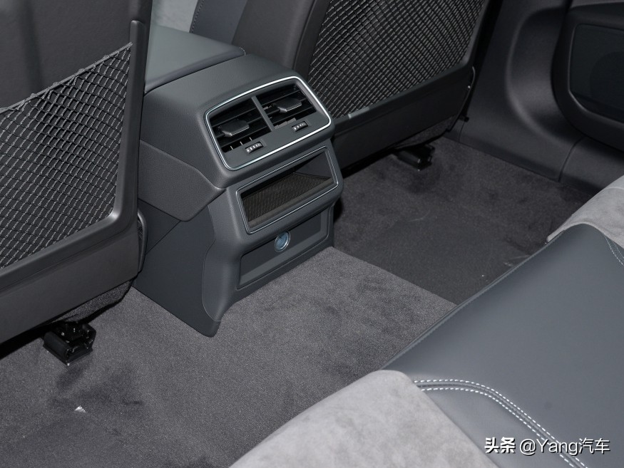 奥迪a8打6折,19年最新款奥迪a6l豪华和臻选区别