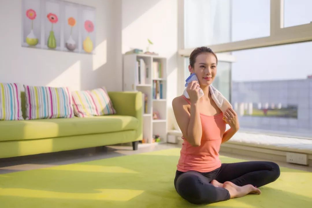 女性该如何判断*裤内**上的分泌物是否正常