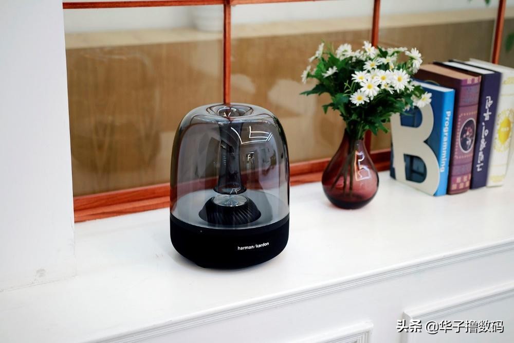哈曼卡顿音乐琉璃1代2代评测，不但抓耳，还让你视线也难离开