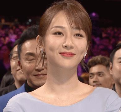 杨紫脸上小酒窝,杨紫林俊杰现场演唱会