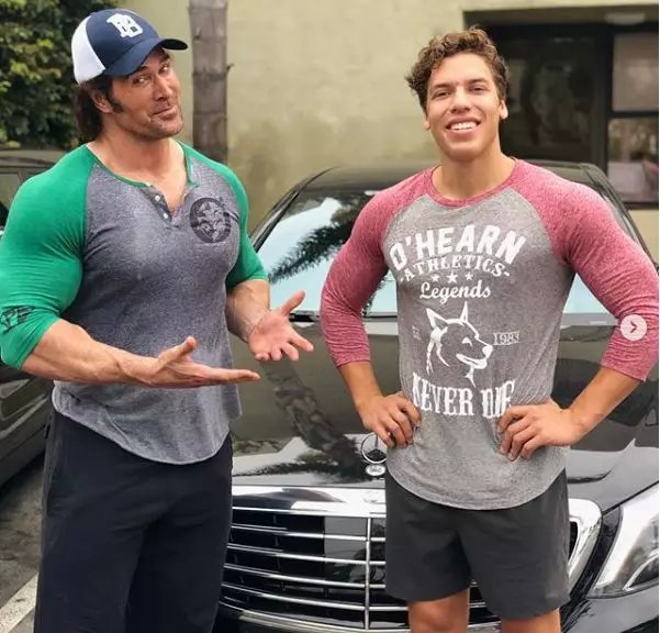 施瓦辛格的女佣年轻时候图片,施瓦辛格与女佣的儿子