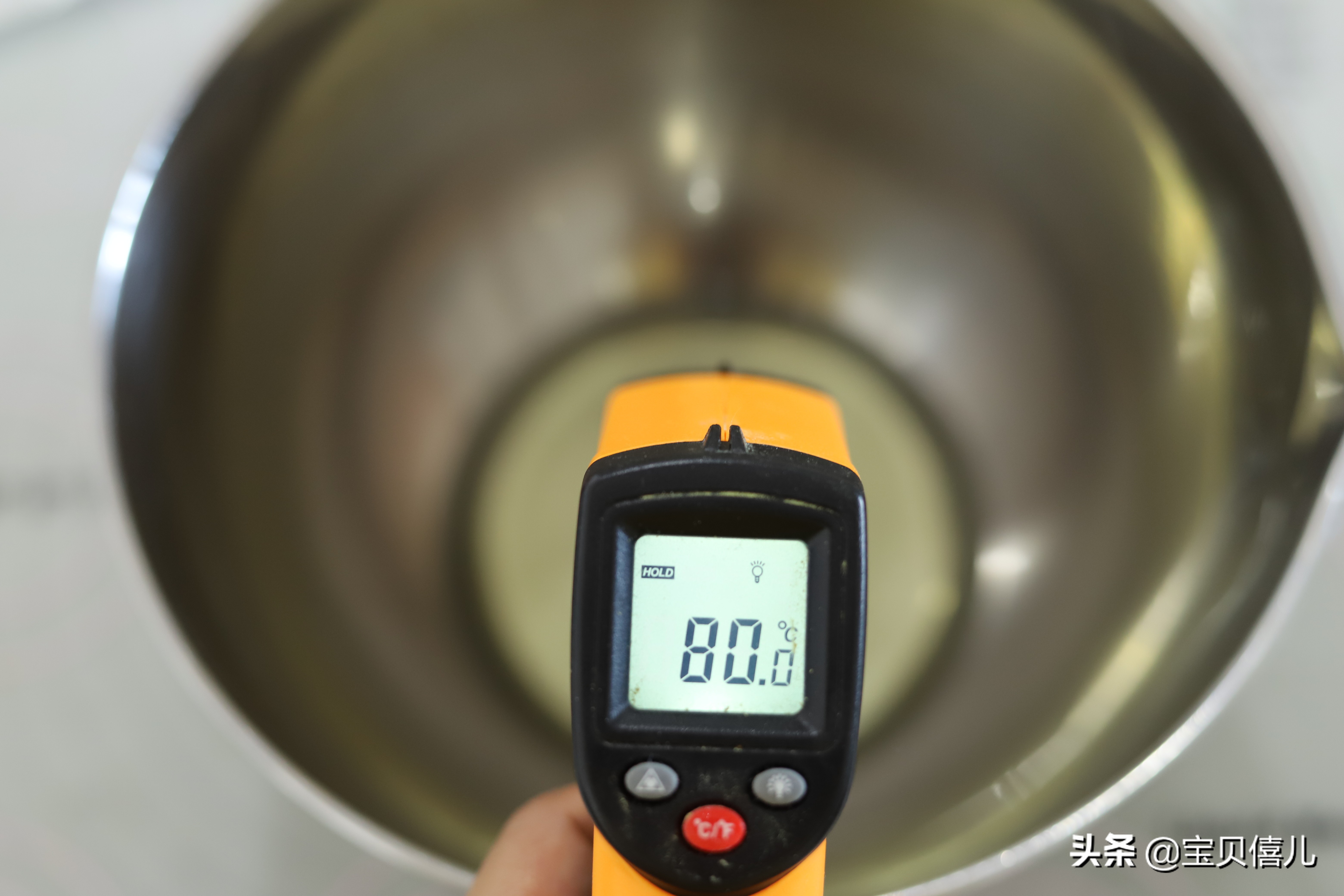 不回缩纸杯蛋糕窍门,不开裂的纸杯蛋糕教程