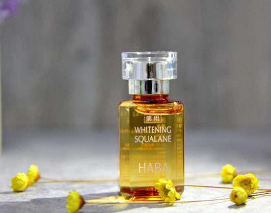 怀孕到底能不能用平时的化妆品 (怀孕要不要远离化妆品)