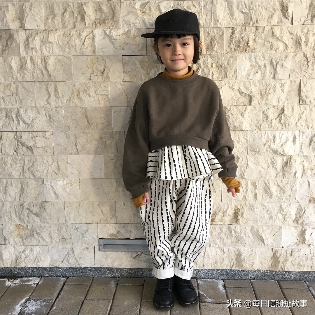 日系的童话少女，童装的盐系，大地色系的时尚打开方式