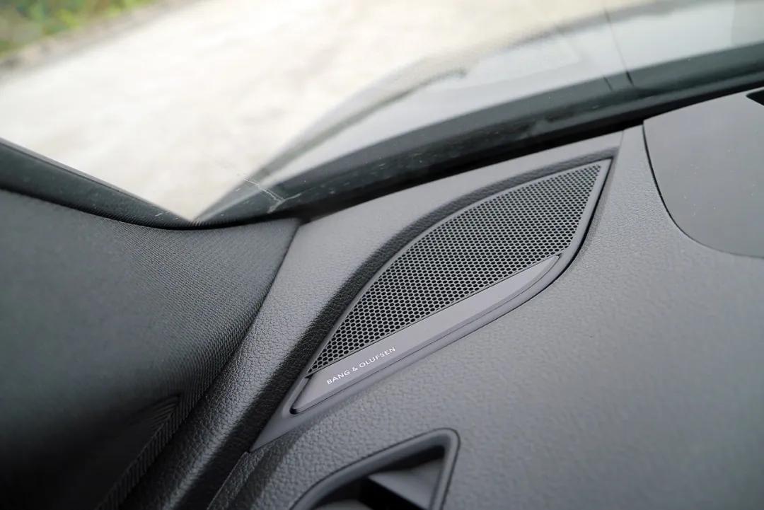 奥迪a4l原车带bo音响吗,奥迪a4l开着有高级感吗