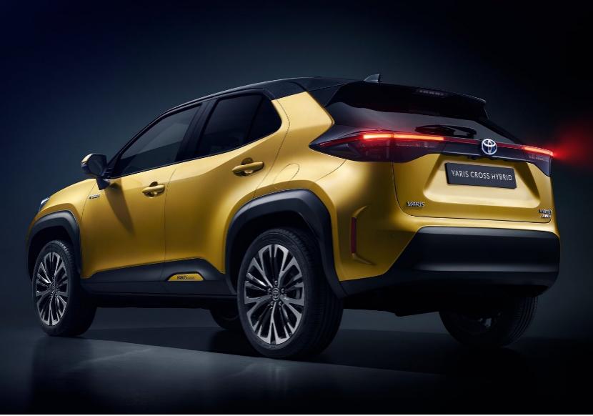 近距离看看丰田雅力士的全貌,丰田雅力士至尊版5万多公里