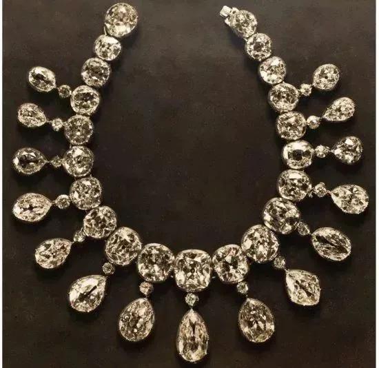 俄罗斯国宝级珠宝,俄罗斯皇室珍宝