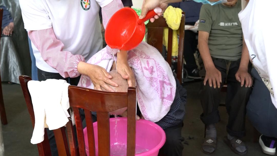 党建引领小区物业推动社区治理,碧桂园党支部