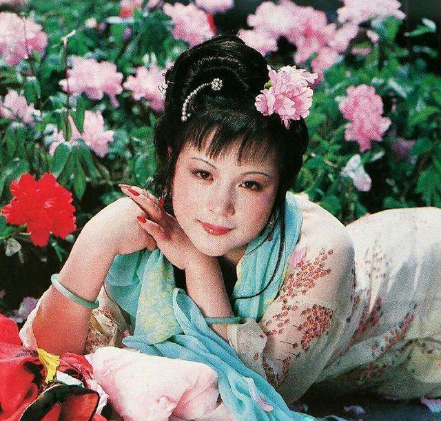 史湘云的最佳诗句,史湘云螃蟹宴的菊花诗