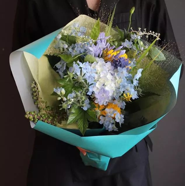 日式花艺作品,日本花店装修风格效果图