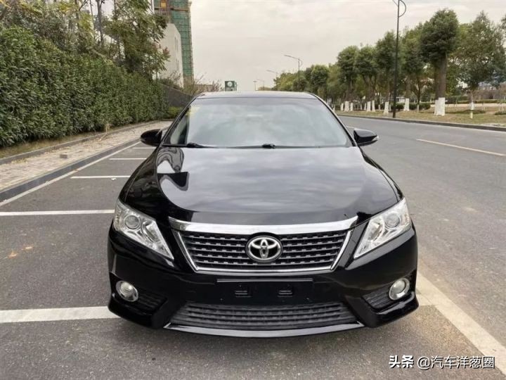 皇冠和雅阁哪个更值得入手,9万皇冠