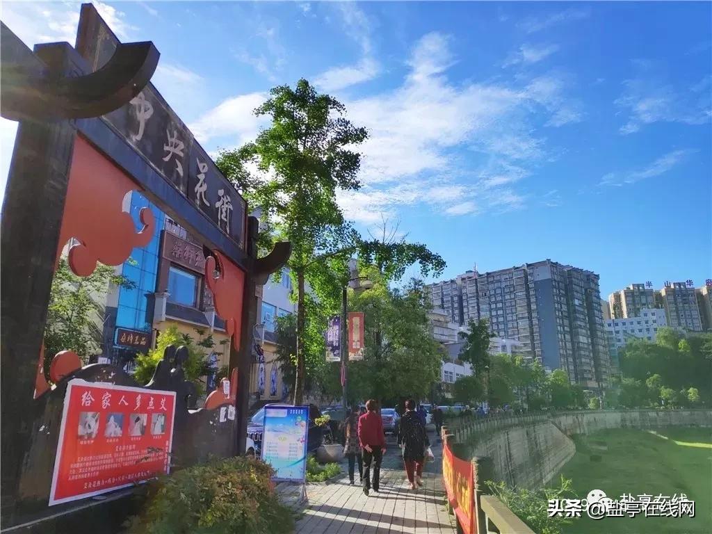 你为什么回到你的家乡,你为什么要回老家小县城