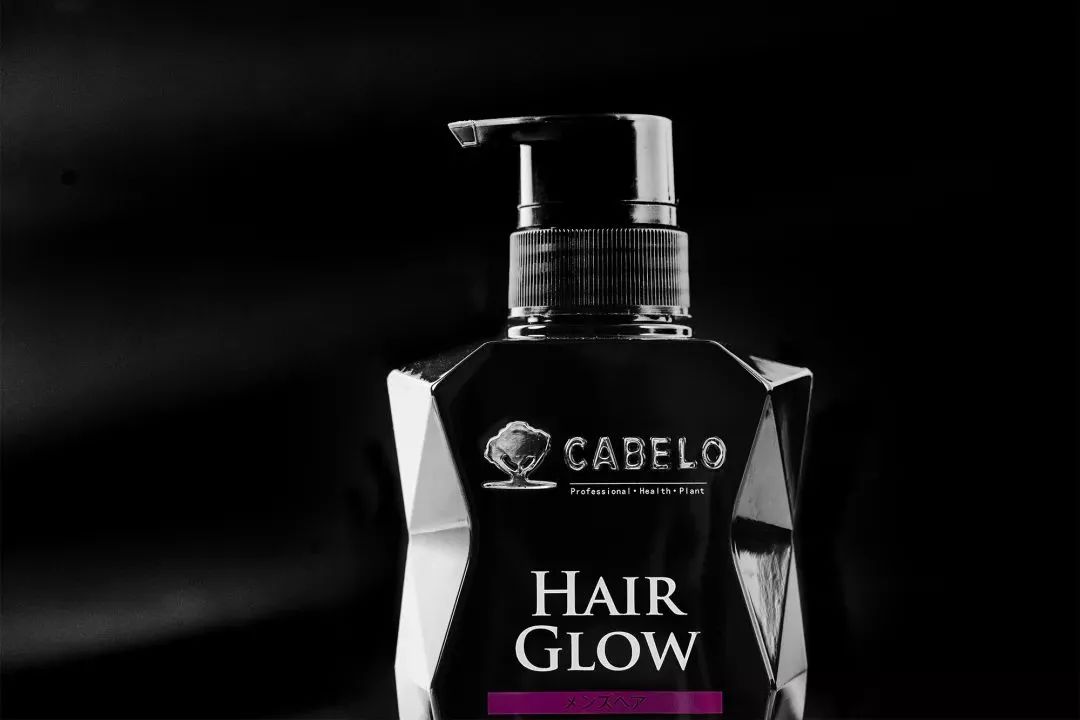 “十男八秃”的日本男人疯抢这瓶小黑钻!让头发不再掉了