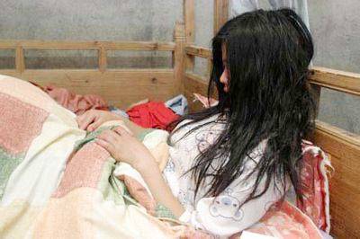 女子陪丈夫打工还清外债选择消失,为丈夫还债女子外出打工二年