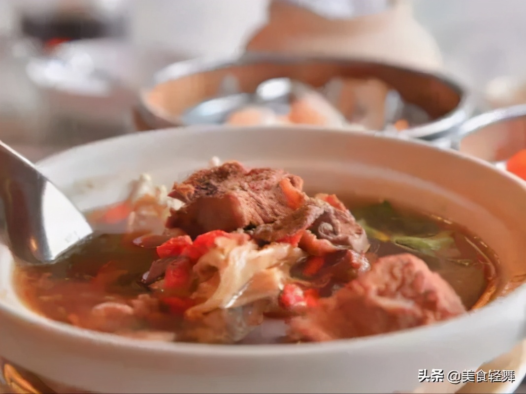 黑白胡椒分别怎么用,黑胡椒适合做什么汤