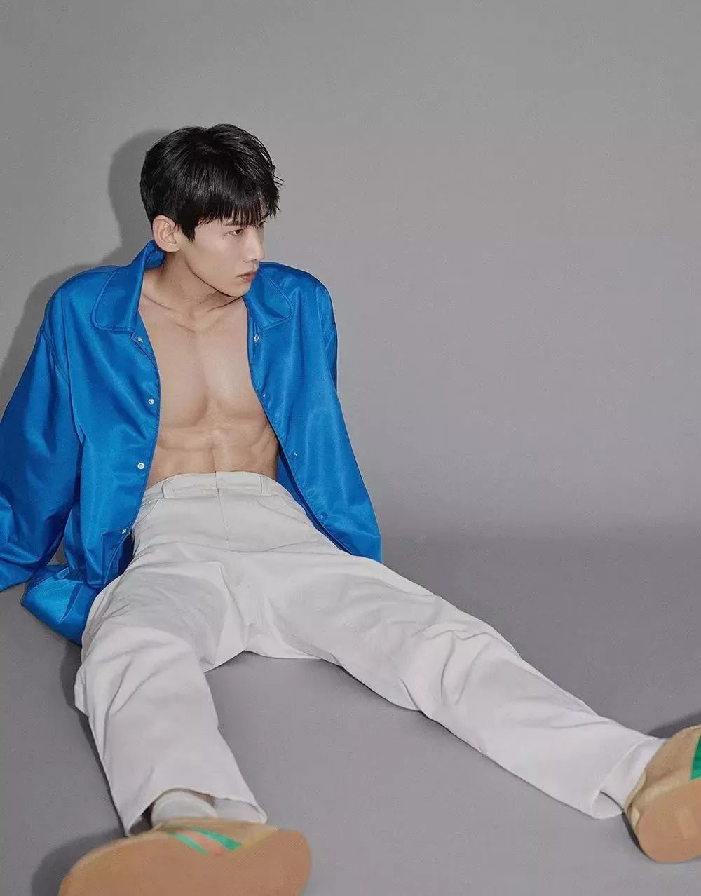 亲爱的热爱的韩商言腹肌,韩商言露出全部腹肌