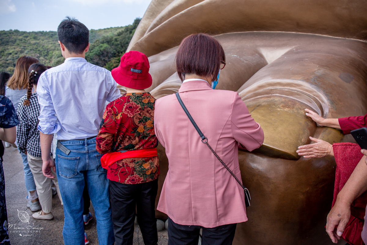 无锡灵山大佛抱佛脚视频,无锡灵山抱佛脚排队多久