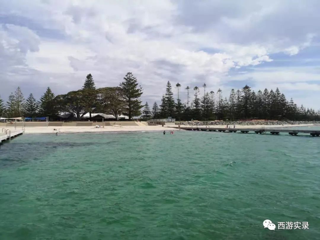 涓浗浜哄湪婢虫床鑷┚,涓浗灏忎紮鍘绘境澶у埄浜氳嚜椹炬父