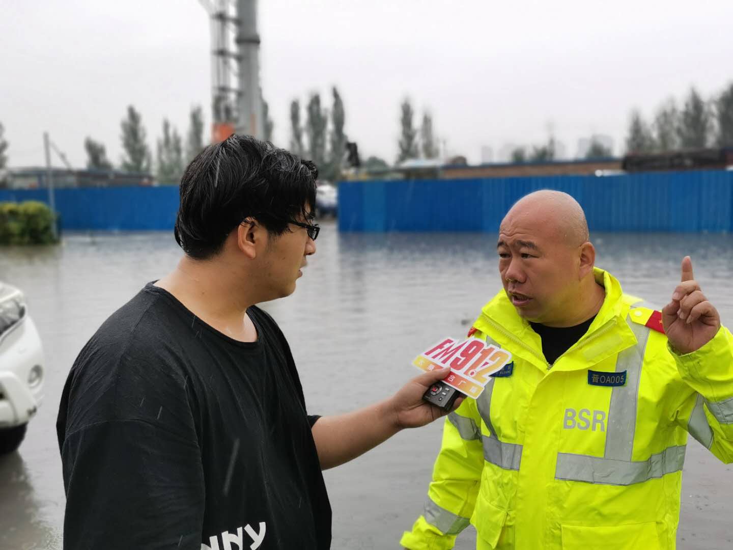 暴雨中的救援队,暴雨中的救援简笔画