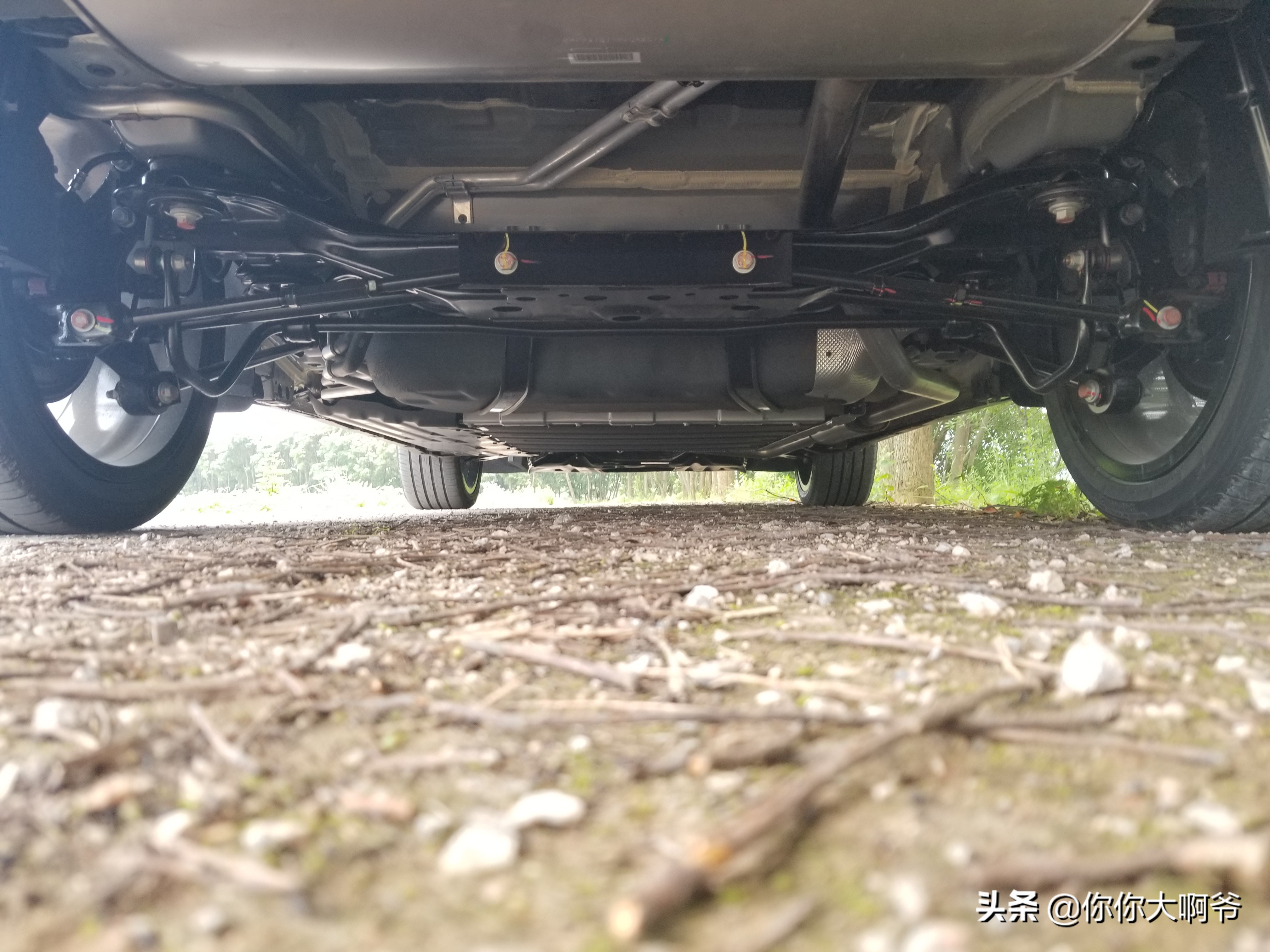 比亚迪唐dmi112km尊荣版赤地红,唐dmi冠军版200km尊享型评测