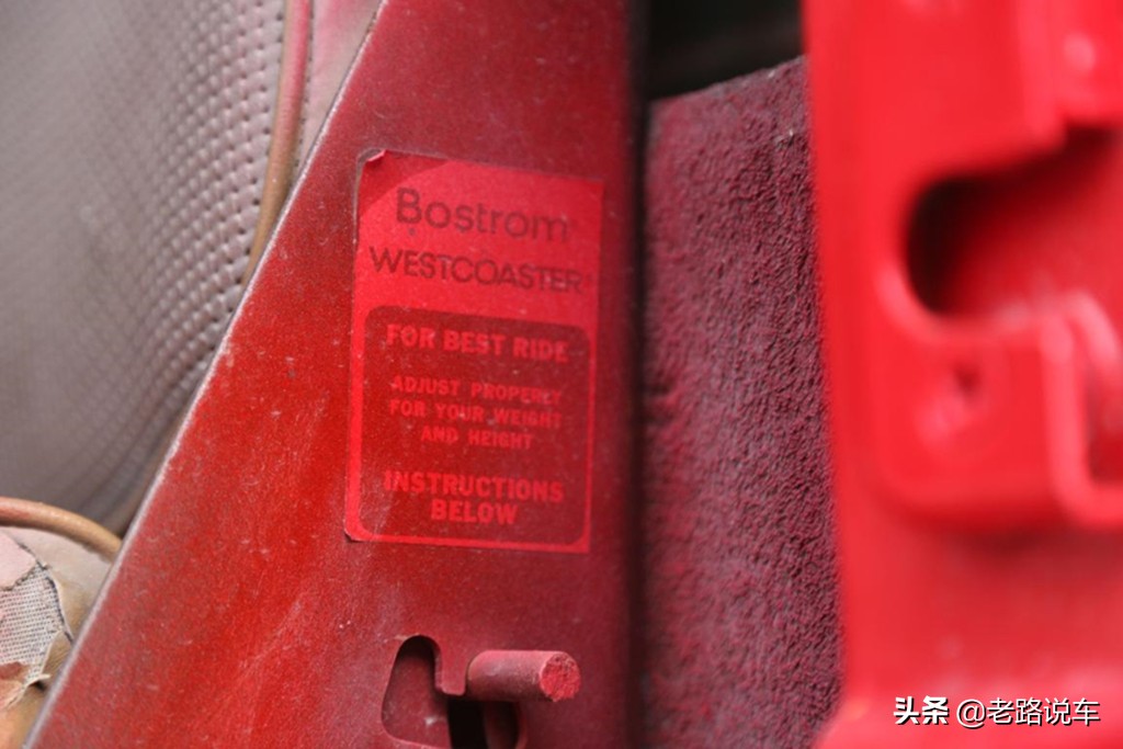 斗牛犬品牌卡车,斗牛犬在汽车上的视频