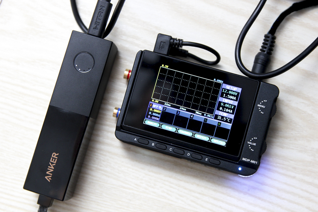 小米有品“为爱续航”，推出Anker安克口红超极充，二合一设计