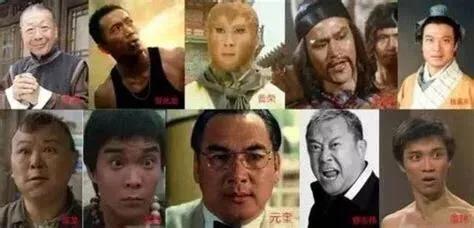 影视巨星洪金宝现身北京,戴大金镶钻链抽雪茄,和朋友相谈甚欢。