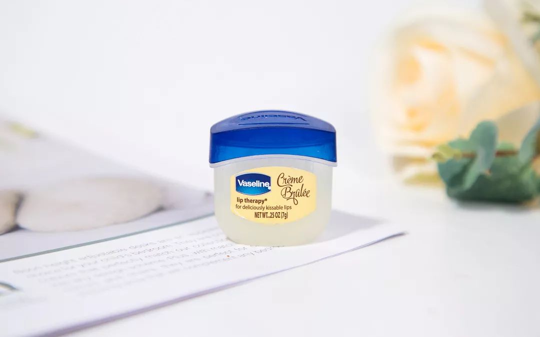 可以让嘴巴滋润红的润唇膏,最好用的几款润唇膏