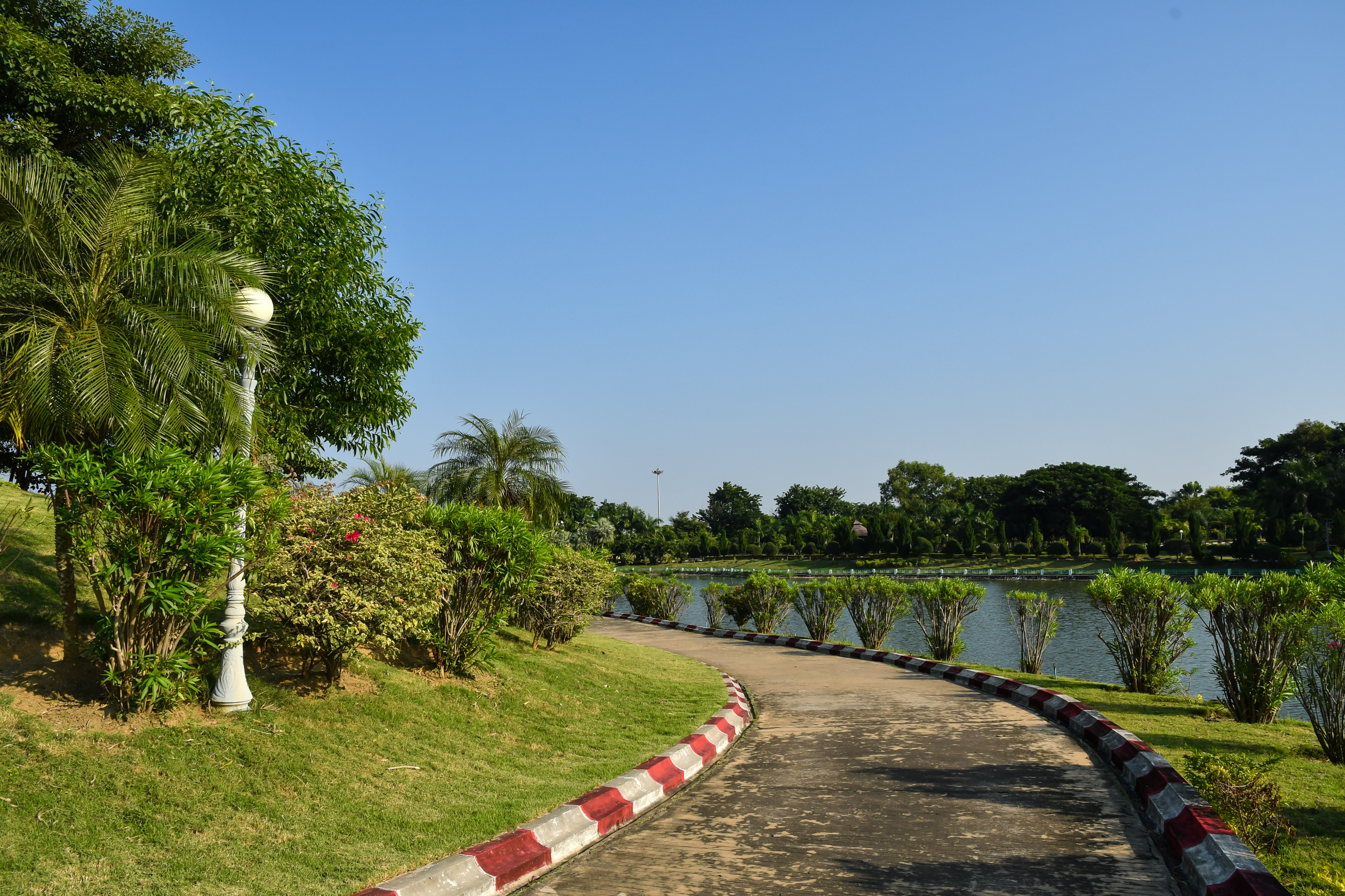 最荒凉的首都：耗资40亿美金建设，街上空荡荡如同“鬼城”
