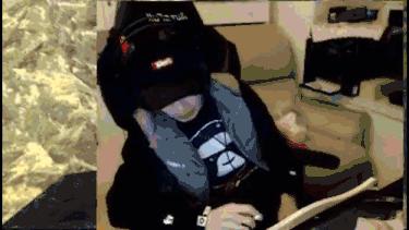 蜘蛛侠高空坠落摔死解压游戏,可以拿各种武器打人的解压游戏