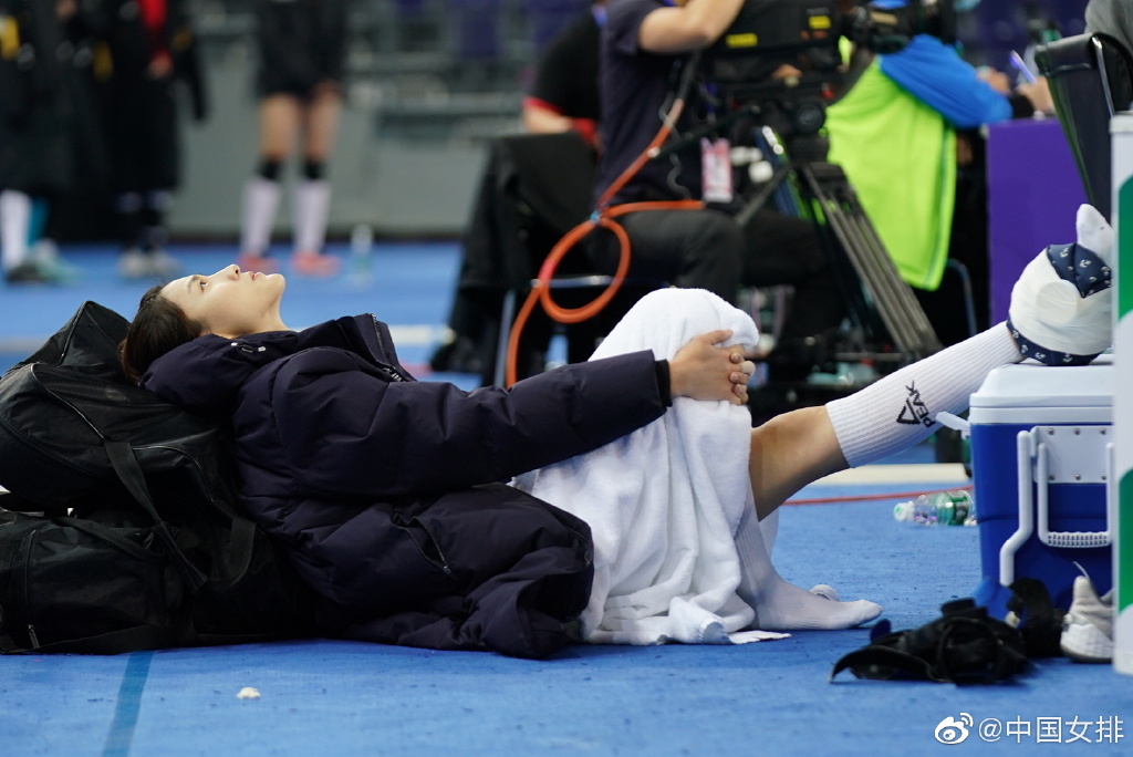 濂虫帓鍗啎涓栫晫鍐犲啗,濂虫帓濂ヨ繍鍐犲啗浼ょ梾