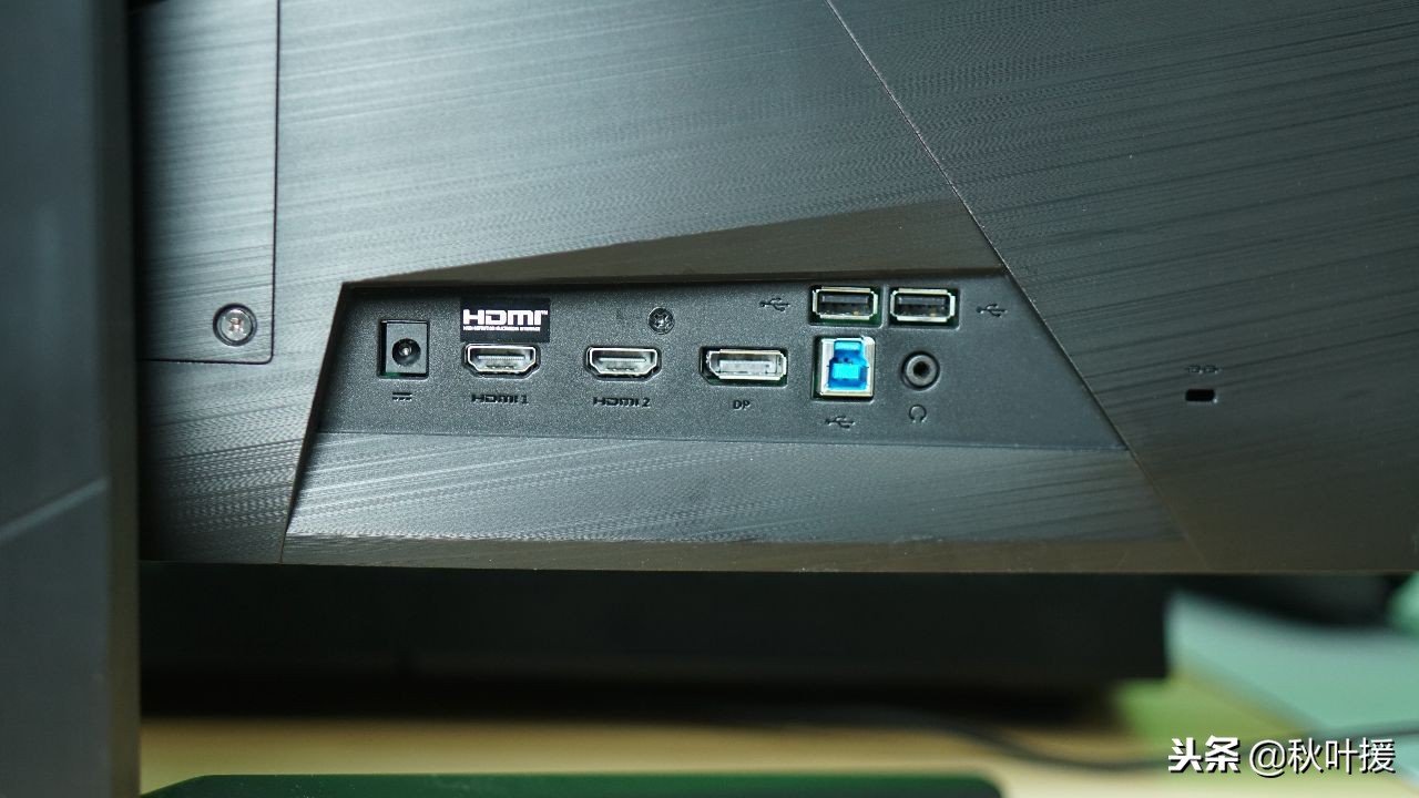 微星mpg323cqr显示器上手体验,微星mag321upx显示器评测