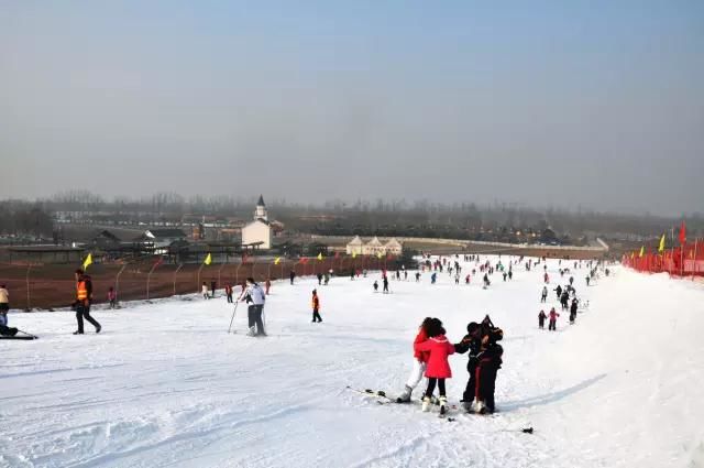 北京蓝调庄园滑雪场,这个冬天来滑雪吧