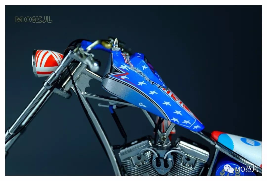 想试试用蓝色“焊”住你的眼睛是什么感受吗?