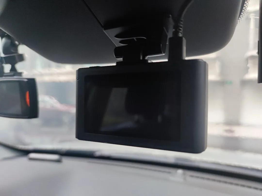 行车记录仪自己买好还是原装好,小米的行车记录仪拼多多百亿补贴