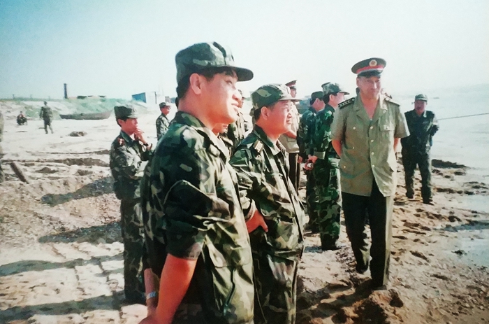 我在部队入*党**的经历*党**员要吃苦在前享受在后