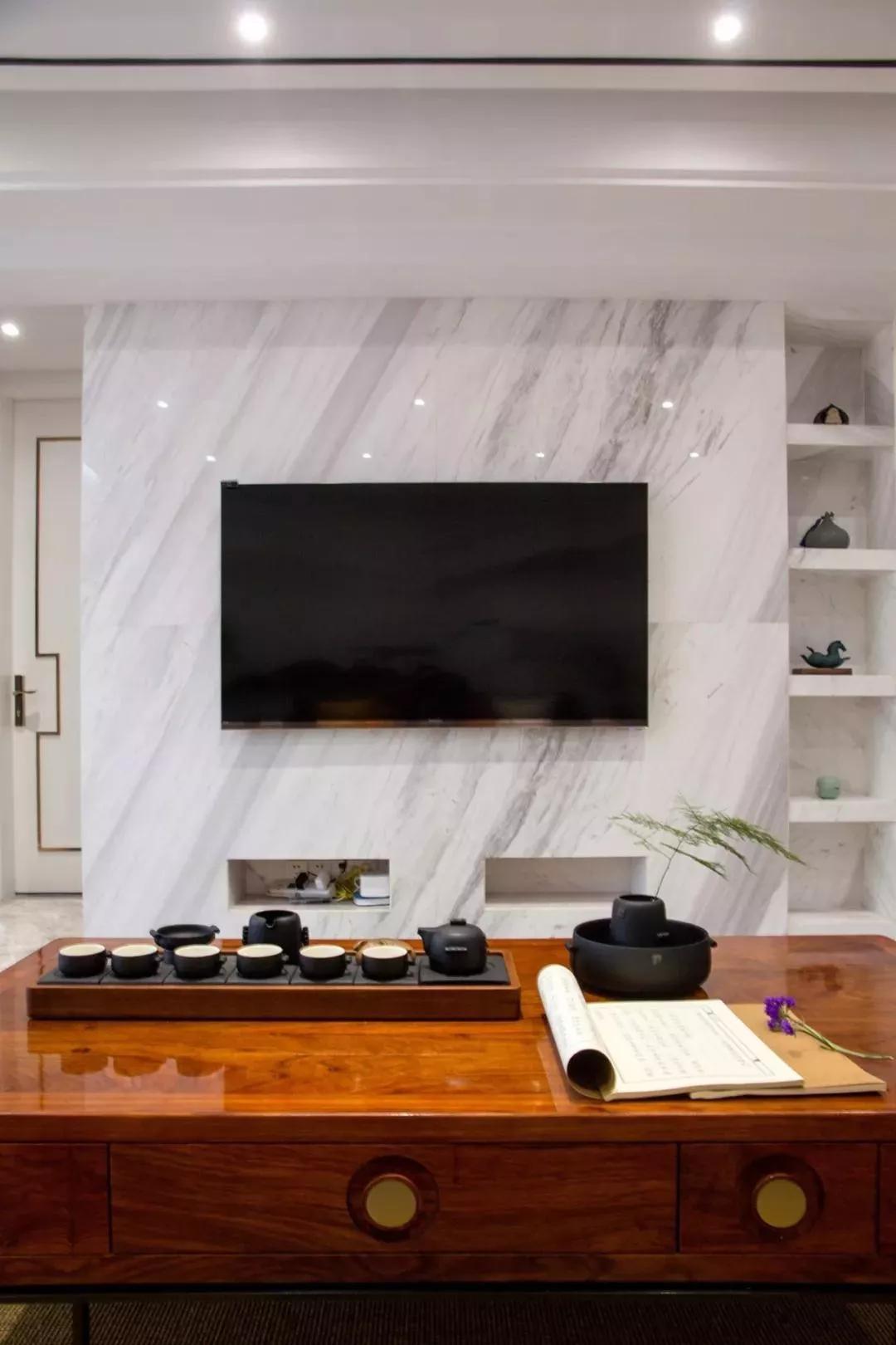 浅色中式电视柜一体背景墙,简单便宜的中式风格的电视墙