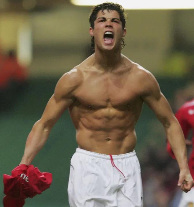 发型的改变是什么,37岁的c罗如何保持完美身材