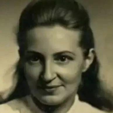 39年，一位德国女郎在行军中长满虱子，自豪道：我现在属于中国人