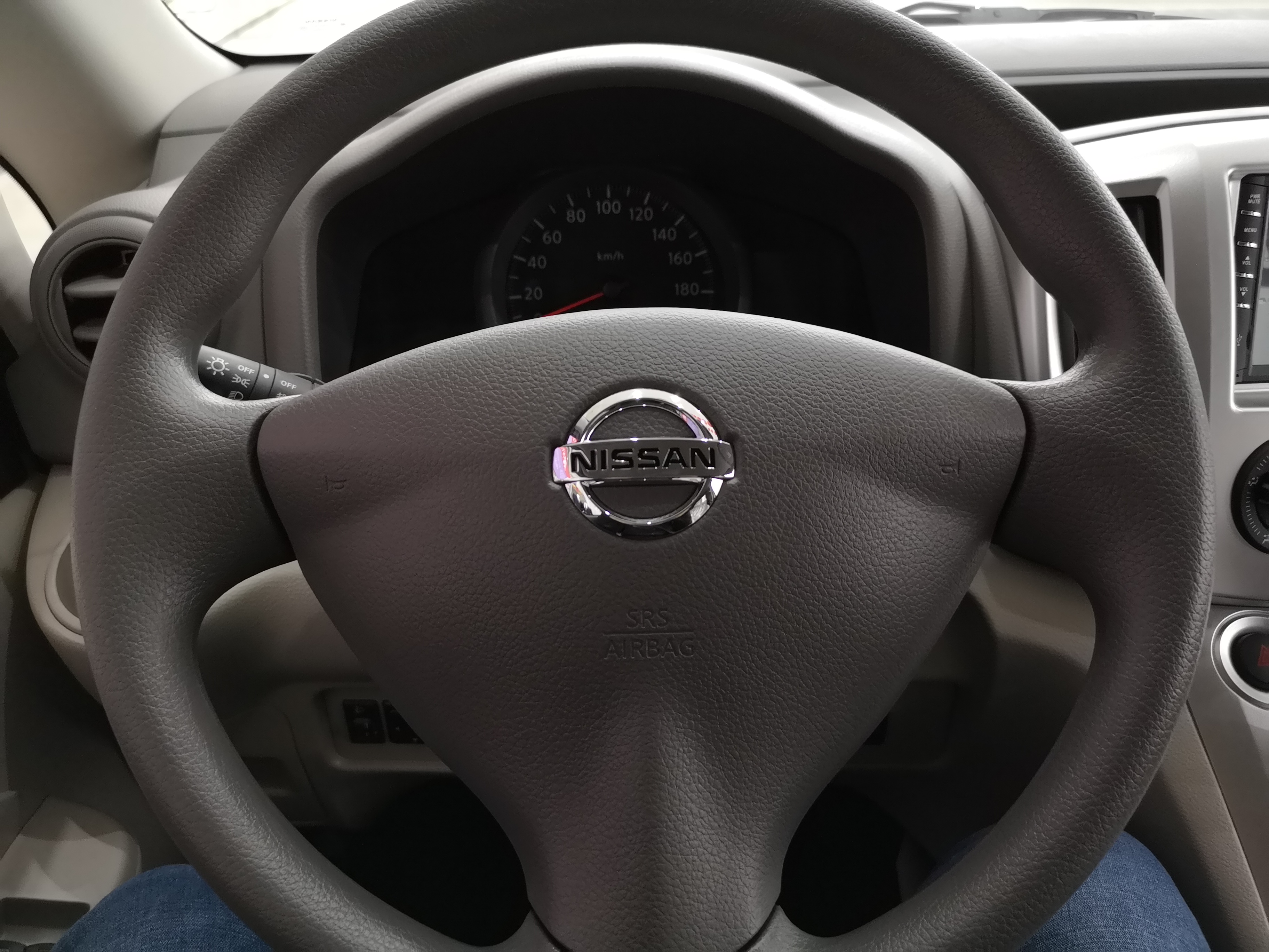 福建18款日产nv200改装六座,日产nv200手动挡17款改装