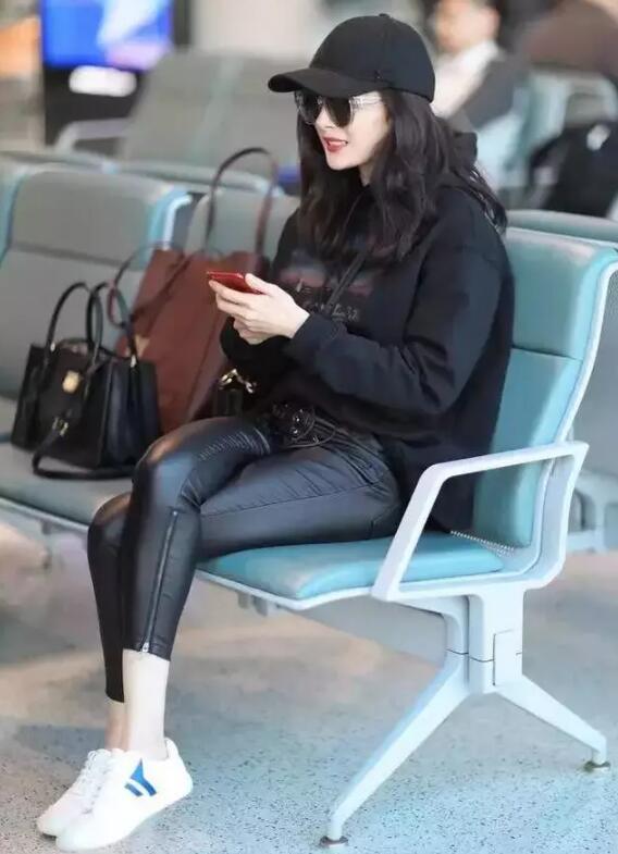 白皮鞋脏了拿什么擦干净,皮鞋用鞋油和护手霜哪个好