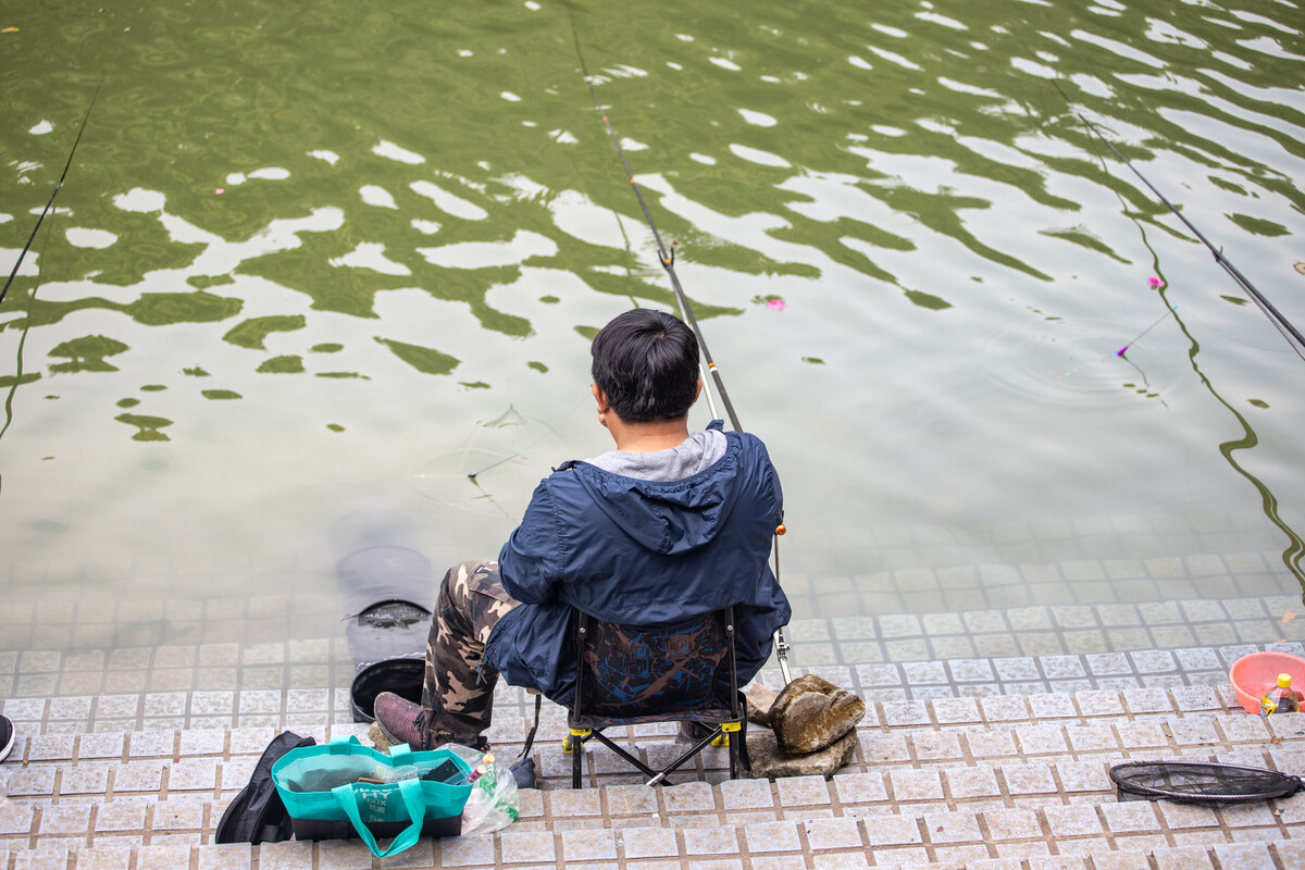 钓鱼的意义在于修身养性,钓鱼可以修身养性