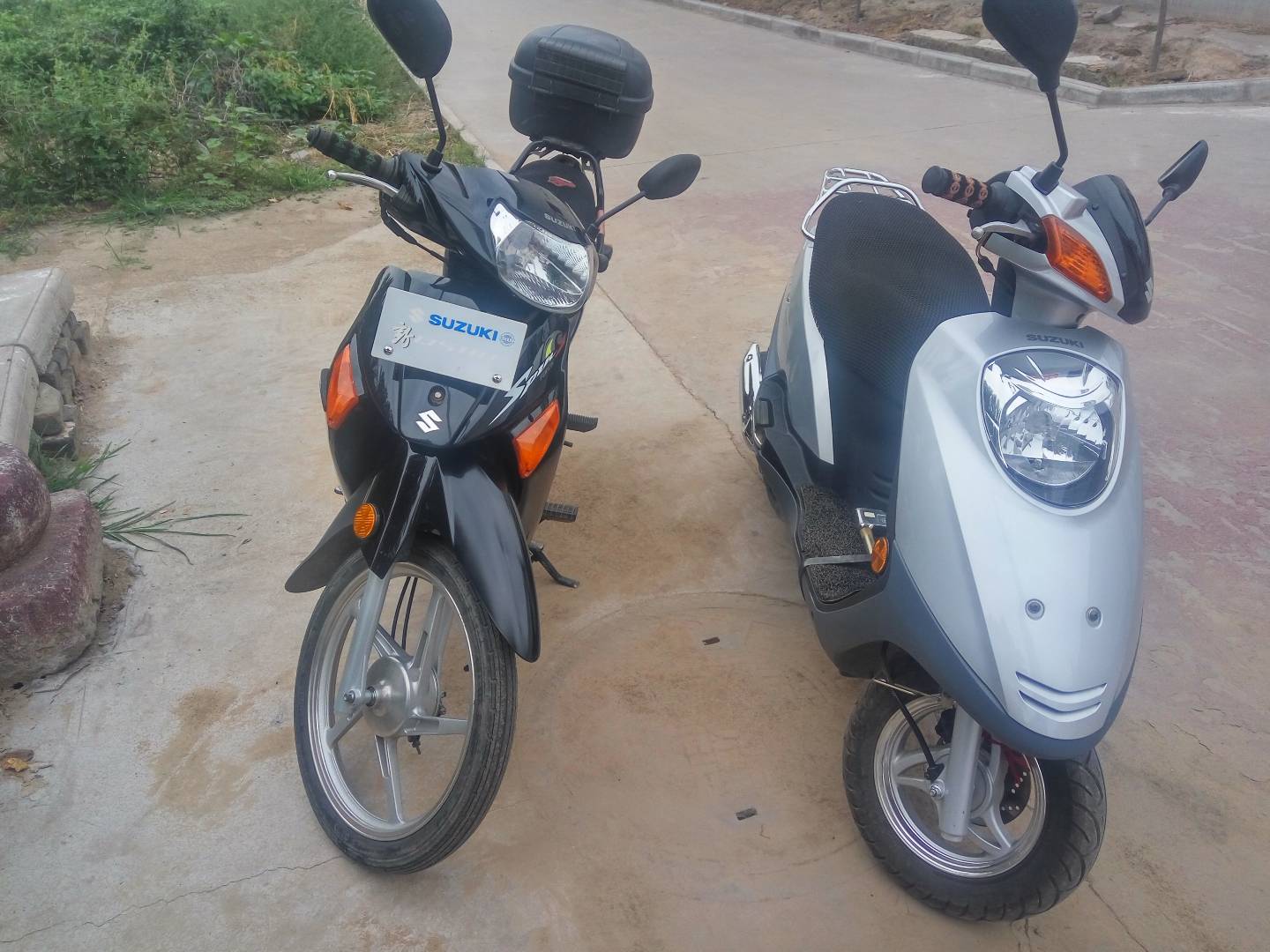 铃木汉堡人对比铃木uy125,铃木海王星125和铃木uy125哪个好