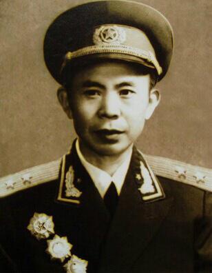 土匪谢文东和坏蛋是怎样炼成的,民国剿匪英雄谢文东