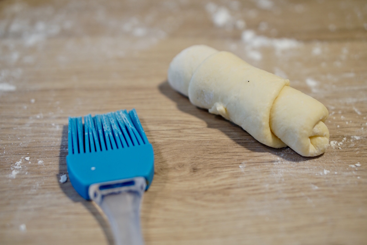 咸香好吃的日式盐面包，自己在家也能做，底部酥脆