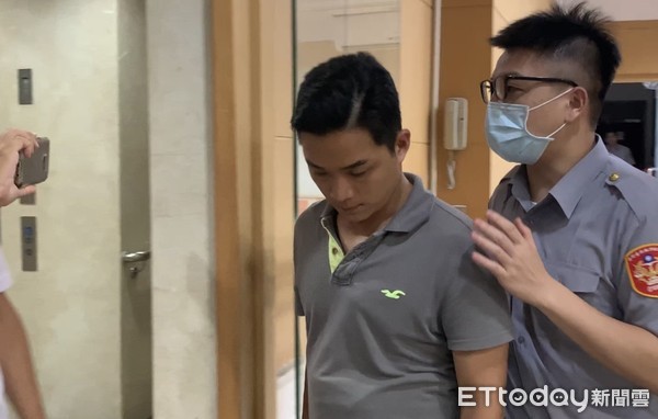 蔡英文特勤吴宗宪已*私走**8年！两“少校”全程认罪