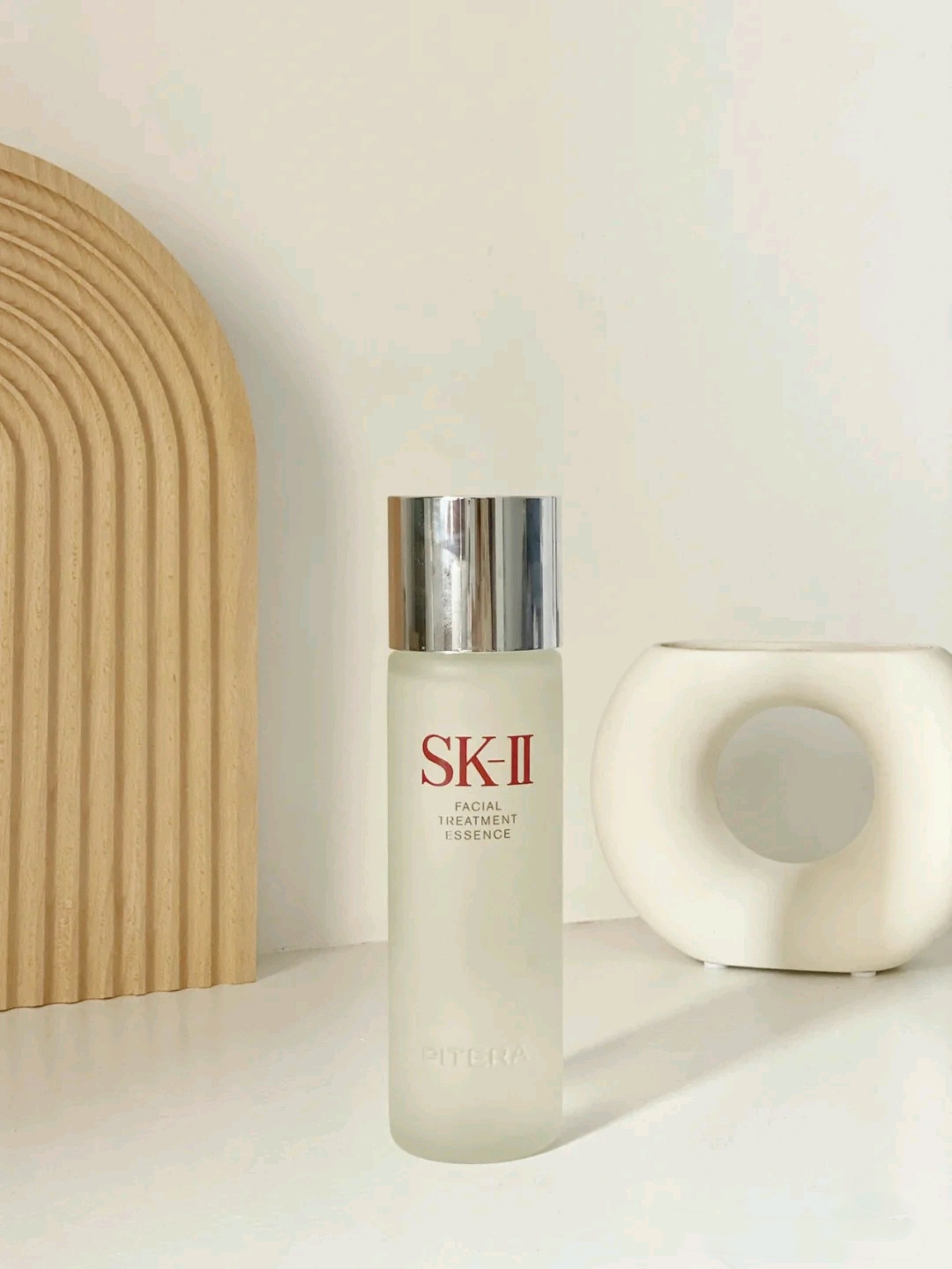 sk2小红瓶精华适合油痘肌吗,sk2大红瓶面霜干皮适合哪一款