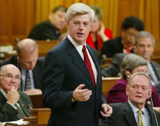 华为在孟晚舟事件中有哪些损失,华为最需要我们的时候支持孟晚舟