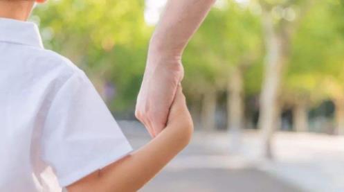 孩子不开心如何让孩子开心,家长如何对付聪明调皮的孩子