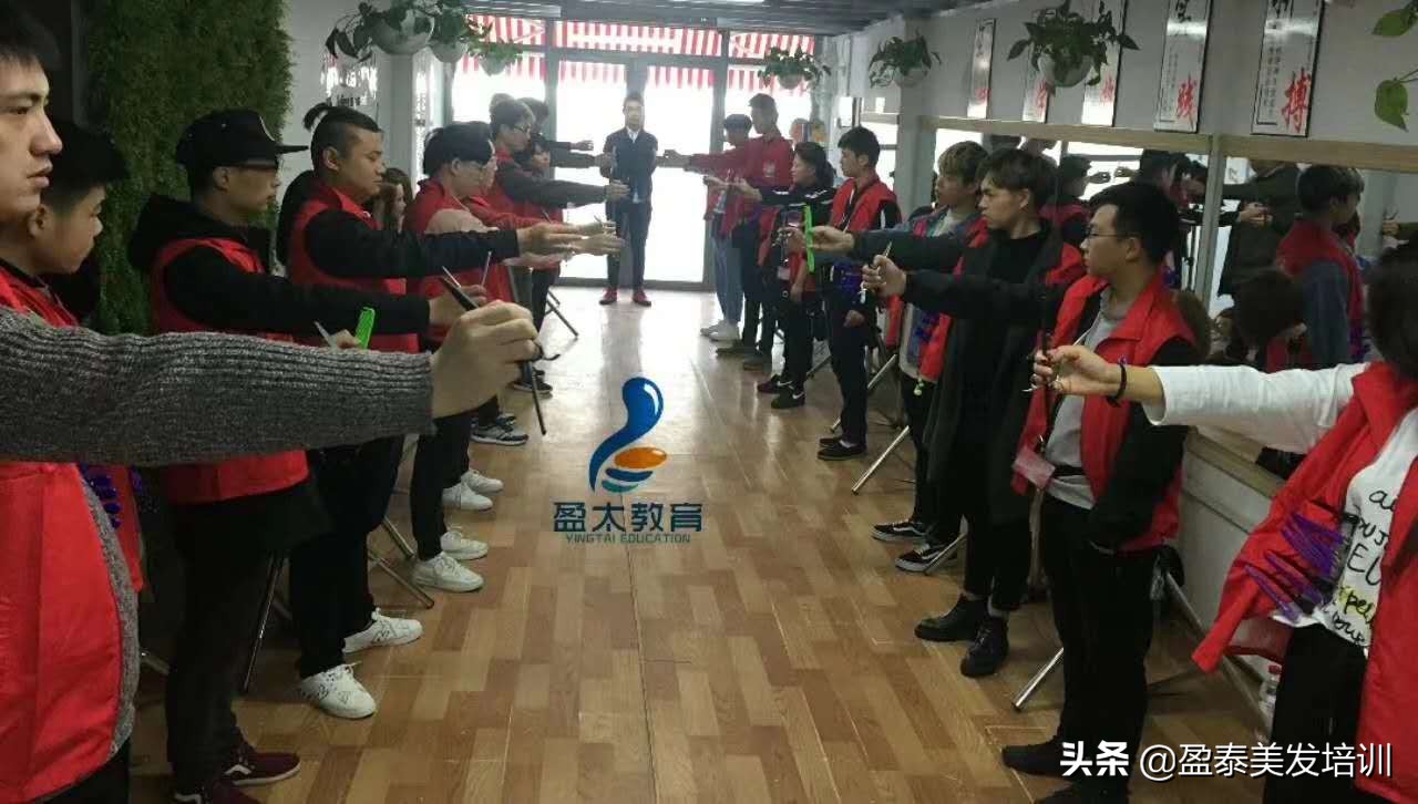 学美发难不难学,学美发难吗有前途吗